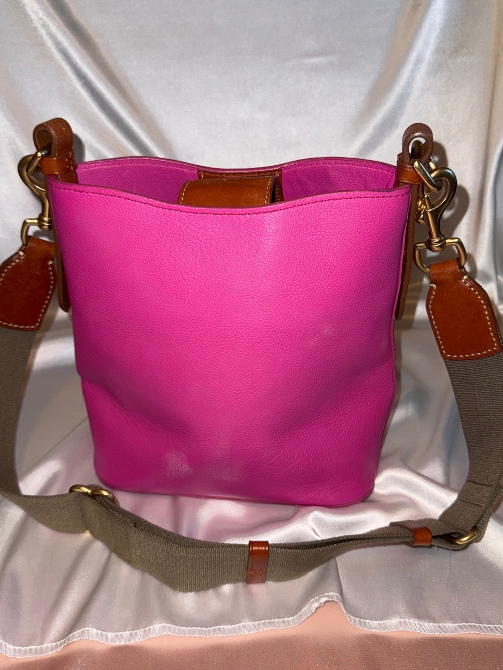 Dooney & Bourke Raleigh Roxy Leather Crossbody. - Picture 2 of 5